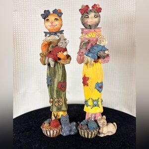 Vintage pair of hand-painted Kittns
